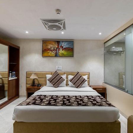 Hotel Kings Heritage Surate Extérieur photo