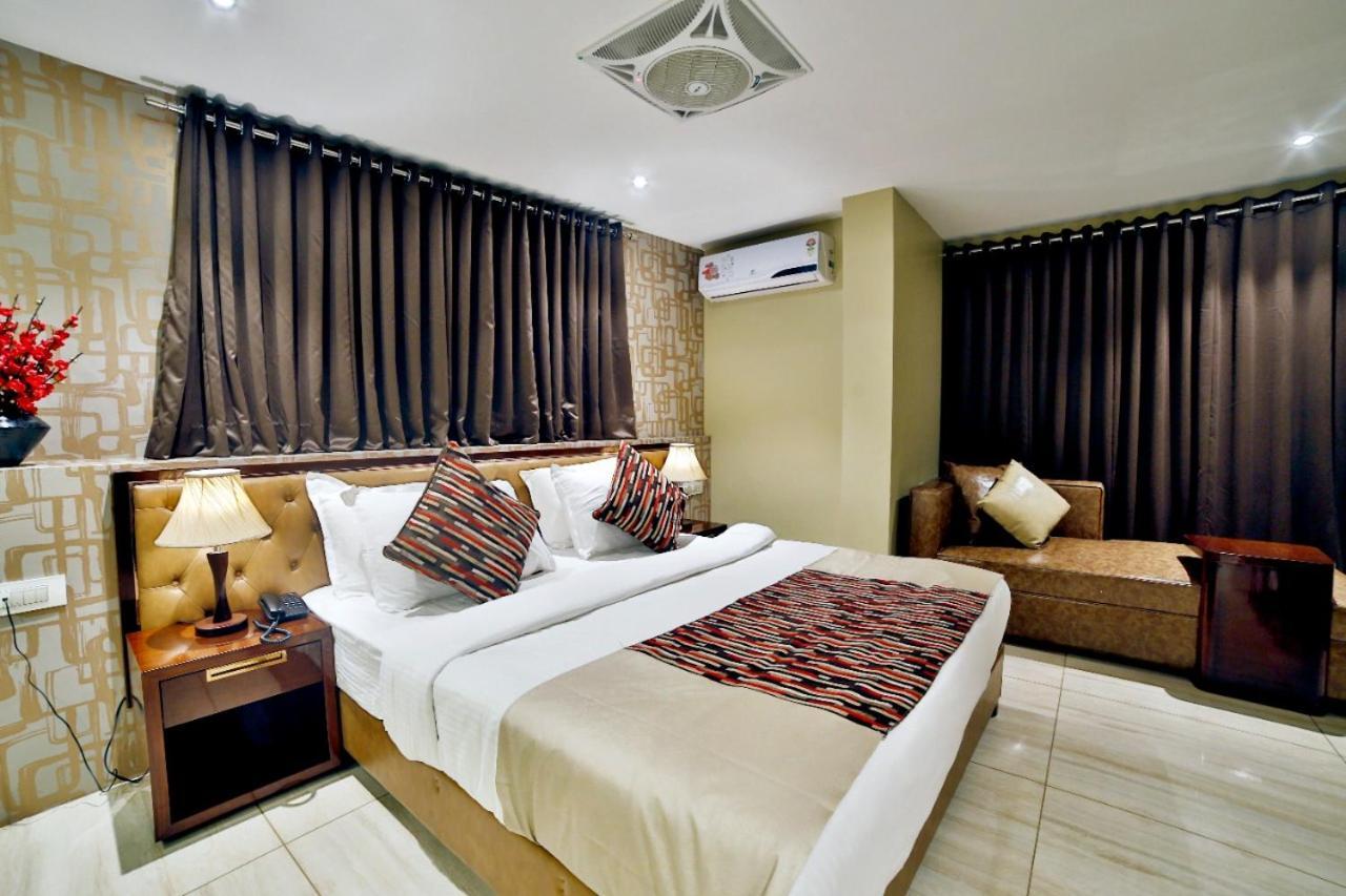 Hotel Kings Heritage Surate Extérieur photo