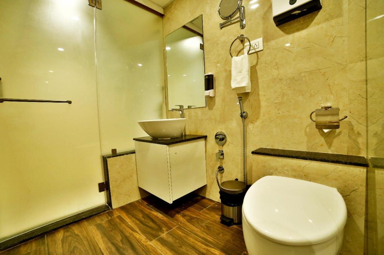 Hotel Kings Heritage Surate Extérieur photo