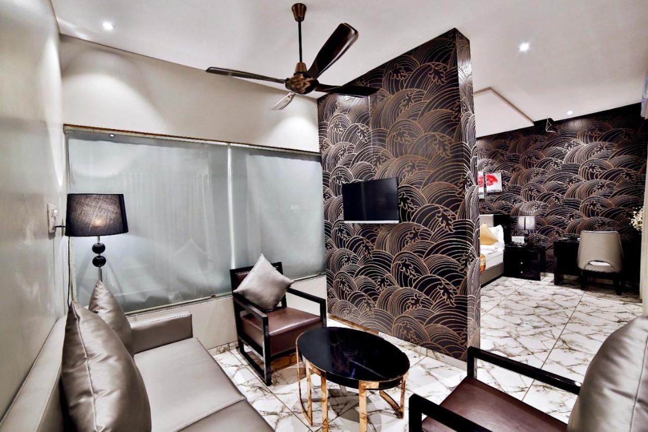 Hotel Kings Heritage Surate Extérieur photo