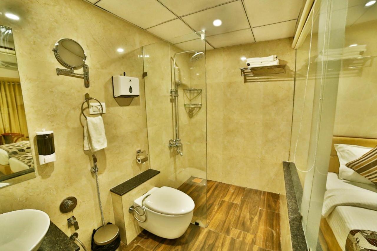 Hotel Kings Heritage Surate Extérieur photo