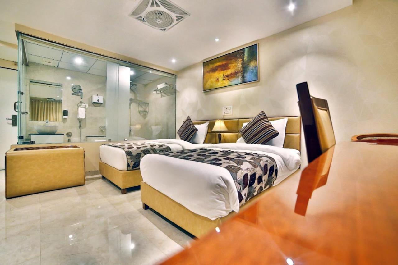 Hotel Kings Heritage Surate Extérieur photo