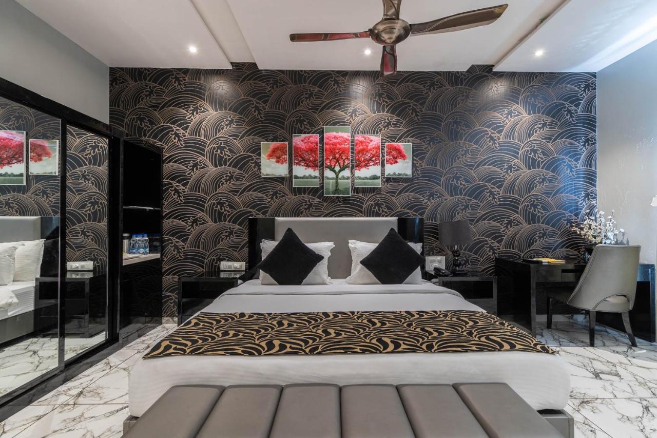 Hotel Kings Heritage Surate Extérieur photo