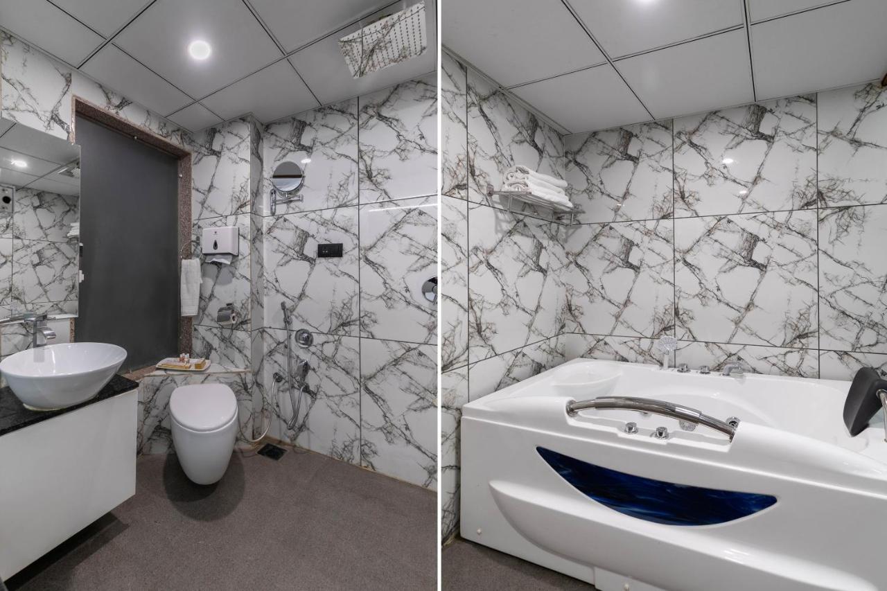 Hotel Kings Heritage Surate Extérieur photo